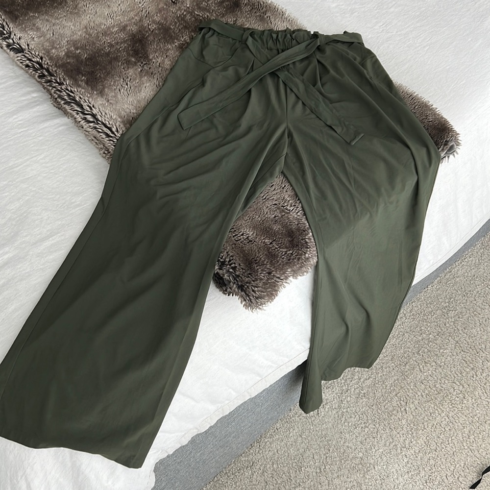 All in Motion Women’s Wide Leg Soft Trouser with Tie Waist